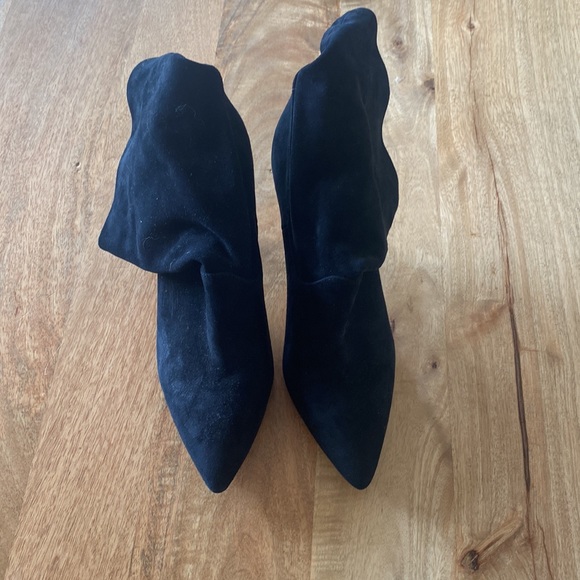 Vince Camuto Bristol Black Booties 10 - Picture 2 of 7